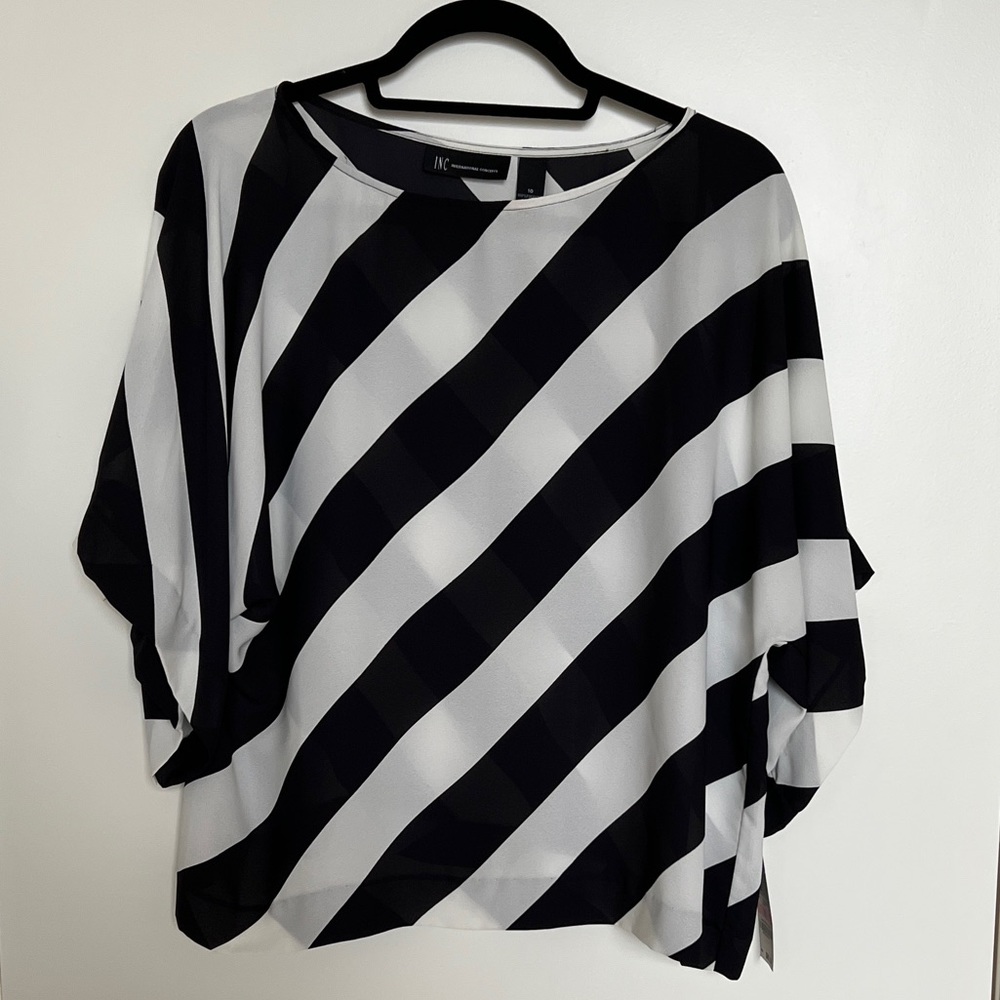 NWT. INC International Concept Black & White Striped Pullover Blouse SZ 10